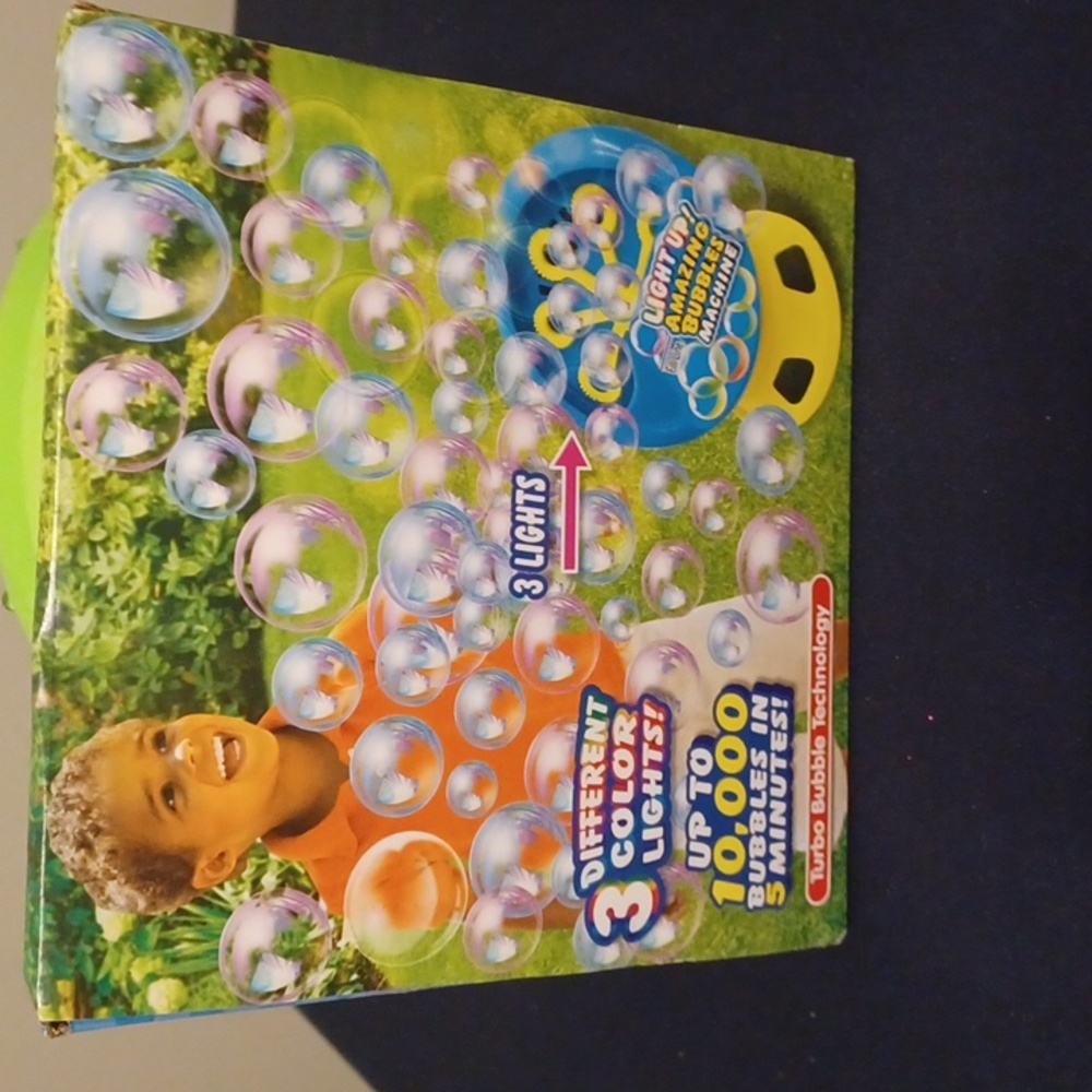 Amazing Bubbles Machine - Picture 2 of 3